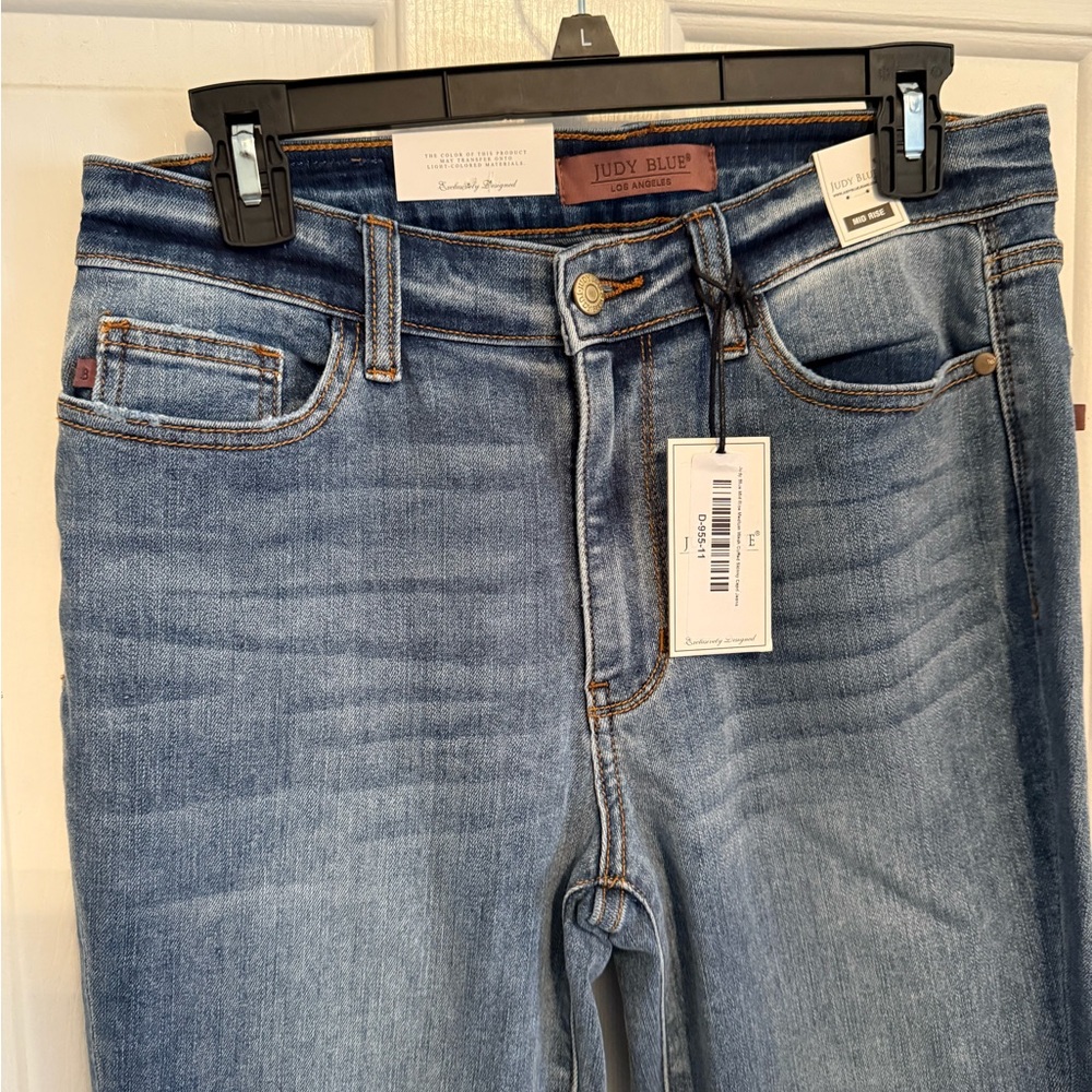 Judy Blue skinny Fit Capri Jeans Medium Blue * NEW WITH TAGS* - Picture 2 of 13